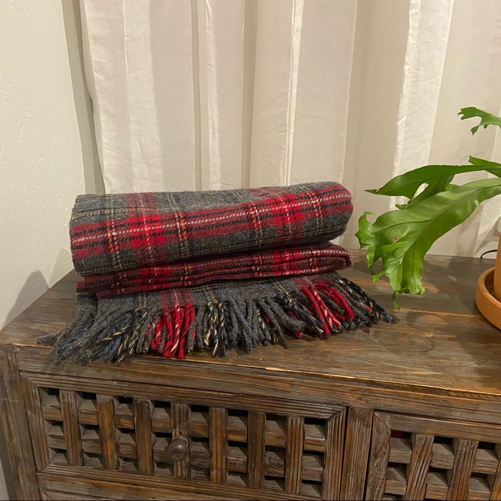 COPY - Bran new Eco-Wise Wool Throw Pendleton throw blanket. No leather carrier.